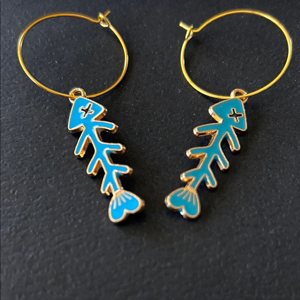 Gold and Blue Fishbone wine charms